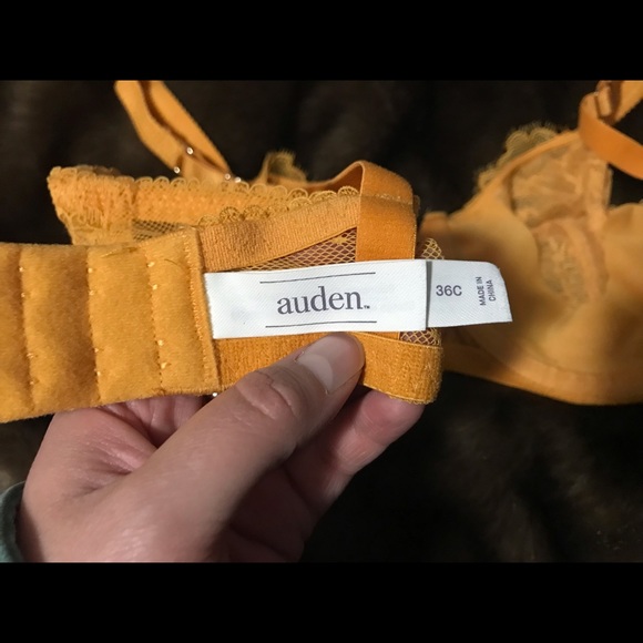 Sheer unlined lace bra - Picture 3 of 3